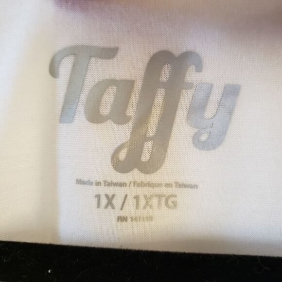 Taffy Fitness Graphic Yoga Pullover Top - Picture 3 of 7